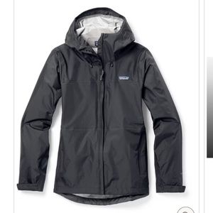 Women’s Patagonia rain jacket